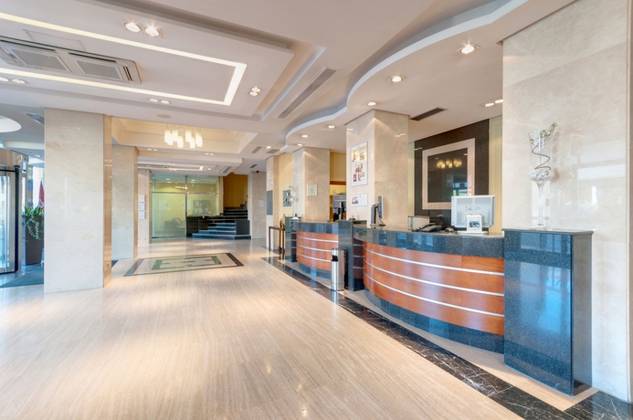 Imagen de los interiores del Hotel León Camino. Foto 17