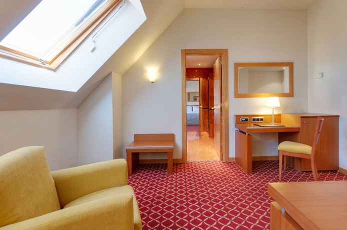 Imagen de la habitación del Hotel León Camino. Foto 13