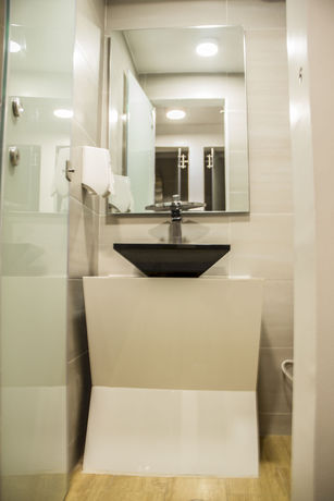 Imagen de la habitación del Hotel León Dorado. Foto 13