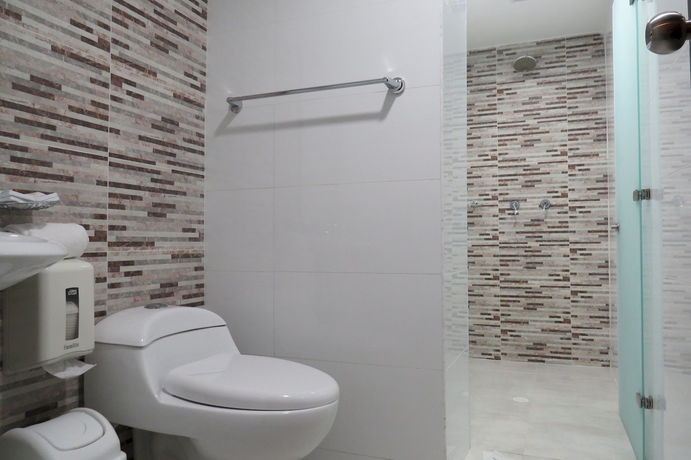 Imagen de la habitación del Hotel León Dorado. Foto 15