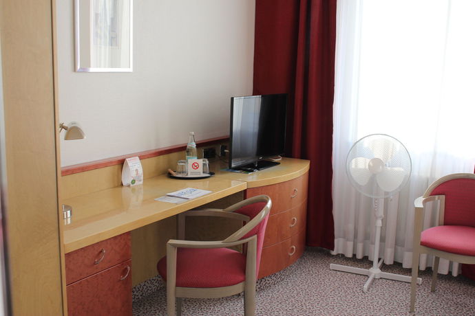 Imagen del bar/restaurante del Hotel Leomar Flatrate. Foto 5