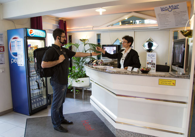 Imagen de la habitación del Hotel Leomar Flatrate. Foto 14