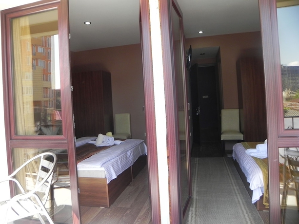 Imagen de la habitación del Hotel Leon, Batumi. Foto 9