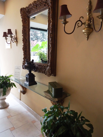 Imagen de los interiores del Hotel Leon De Oro Inn & Suites. Foto 13