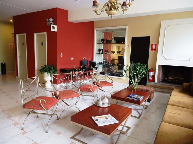 Imagen de los interiores del Hotel Leon De Oro Inn & Suites. Foto 15
