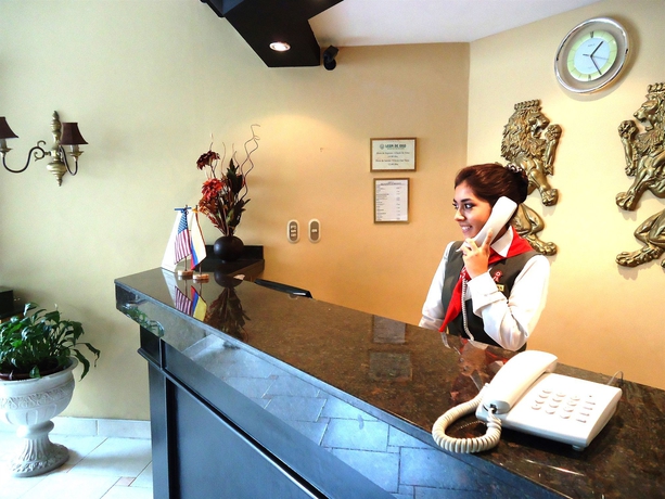 Imagen de los interiores del Hotel Leon De Oro Inn & Suites. Foto 16