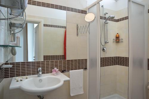 Imagen de la habitación del Hotel Leon D\'oro. Foto 7