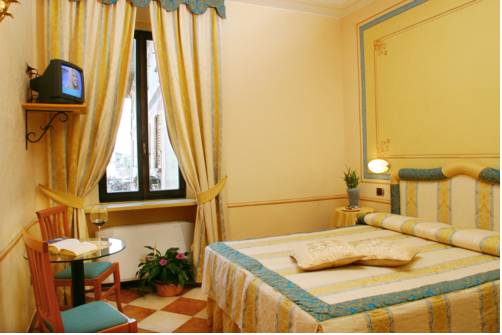 Imagen de la habitación del Hotel Leon D'oro, Orta San Giulio. Foto 2