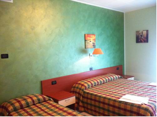 Imagen de la habitación del Hotel Leon, San Giovanni Rotondo. Foto 11