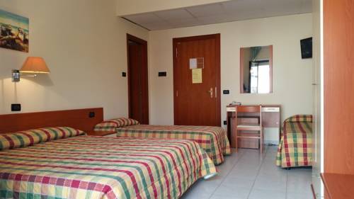 Imagen de la habitación del Hotel Leon, San Giovanni Rotondo. Foto 14