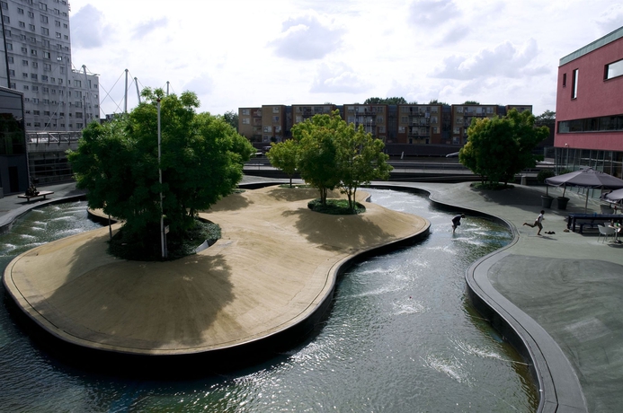 Imagen de los exteriores del Hotel Leonardo Almere City Center. Foto 14