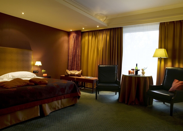 Imagen de la habitación del Hotel Leonardo Antwerp The Plaza. Foto 7