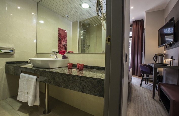 Imagen de la habitación del Hotel Leonardo Barcelona Las Ramblas. Foto 6