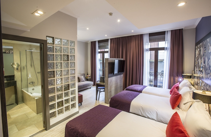 Imagen de la habitación del Hotel Leonardo Barcelona Las Ramblas. Foto 7