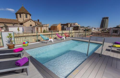 Imagen de la piscina del Hotel Leonardo Barcelona Las Ramblas. Foto 20