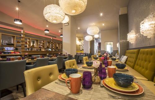 Imagen del bar/restaurante del Hotel Leonardo Barcelona Las Ramblas. Foto 10