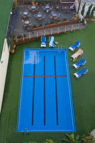 Imagen de la piscina del Hotel Leonardo Beach Tel Aviv. Foto 16