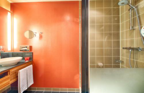 Imagen de la habitación del Hotel Leonardo Berlin Mitte. Foto 14