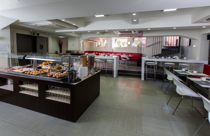 Imagen del bar/restaurante del Hotel Leonardo Boutique Barcelona Sagrada Familia. Foto 3