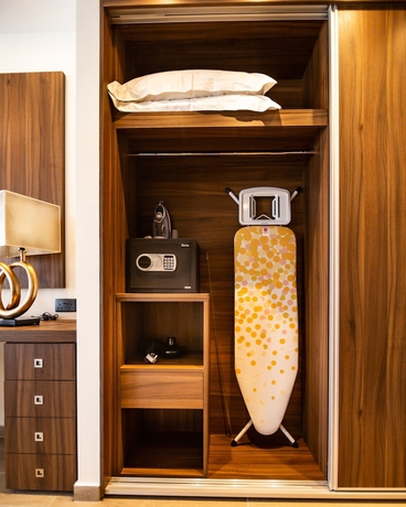 Imagen de la habitación del Hotel Leonardo Boutique Larnaca. Foto 3