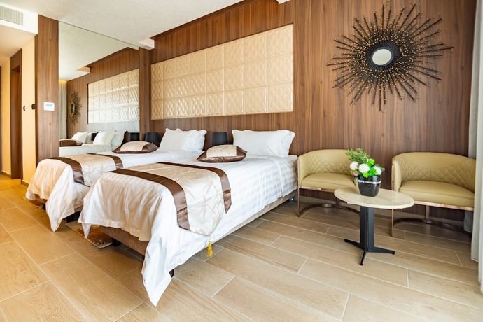 Imagen de la habitación del Hotel Leonardo Boutique Larnaca. Foto 8