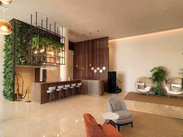 Imagen de los interiores del Hotel Leonardo Boutique Larnaca. Foto 17