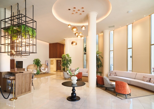 Imagen de los interiores del Hotel Leonardo Boutique Larnaca. Foto 19