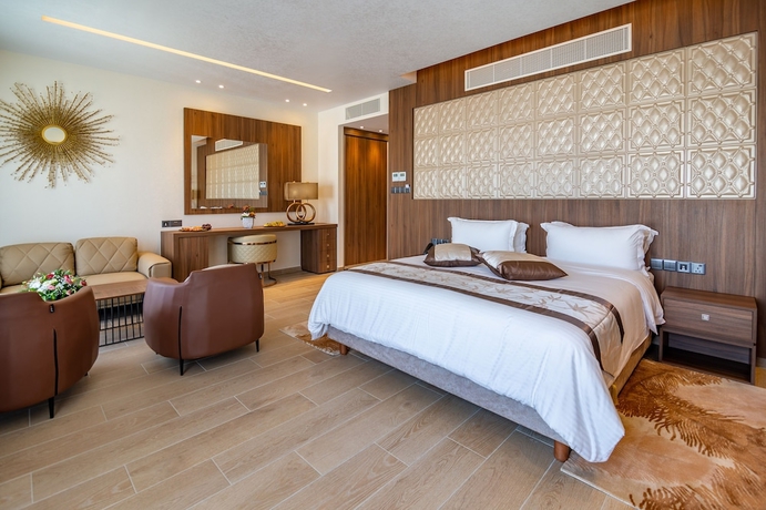 Imagen de la habitación del Hotel Leonardo Boutique Larnaca. Foto 14