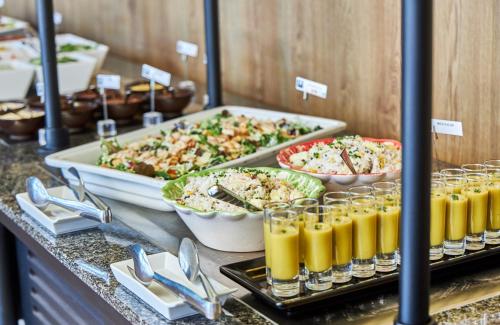 Imagen del bar/restaurante del Hotel Leonardo Boutique Mallorca Port Portals - Adults Only. Foto 6