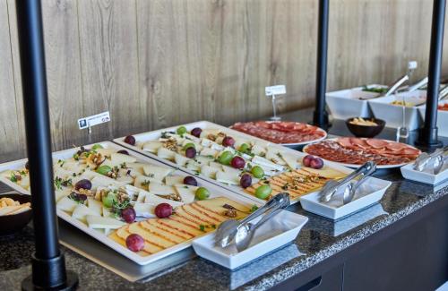 Imagen del bar/restaurante del Hotel Leonardo Boutique Mallorca Port Portals - Adults Only. Foto 7