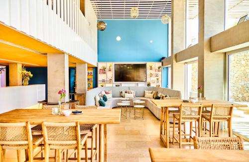 Imagen general del Hotel Leonardo Boutique Mallorca Port Portals - Adults Only. Foto 3