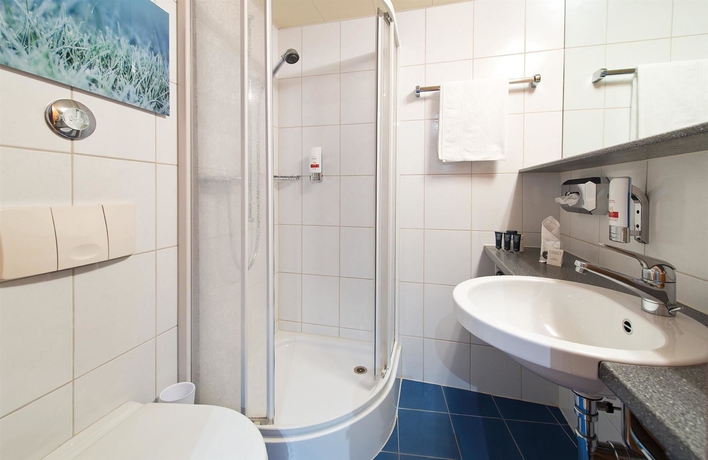 Imagen de la habitación del Hotel Leonardo Boutique Rigihof Zurich. Foto 8