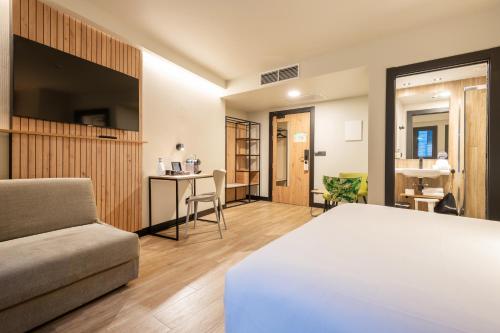 Imagen de la habitación del Hotel Leonardo Boutique San Sebasti&aacute;n. Foto 7