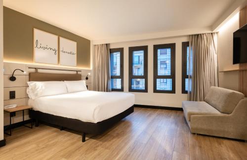 Imagen de la habitación del Hotel Leonardo Boutique San Sebasti&aacute;n. Foto 14