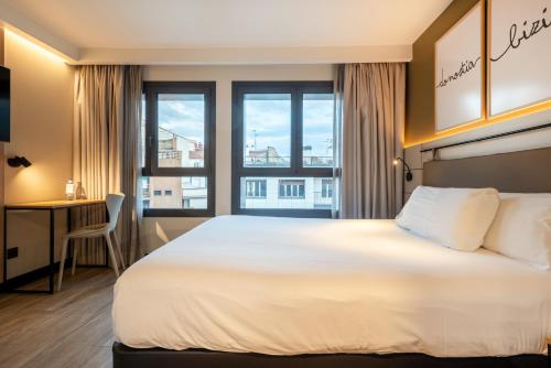 Imagen de la habitación del Hotel Leonardo Boutique San Sebasti&aacute;n. Foto 18