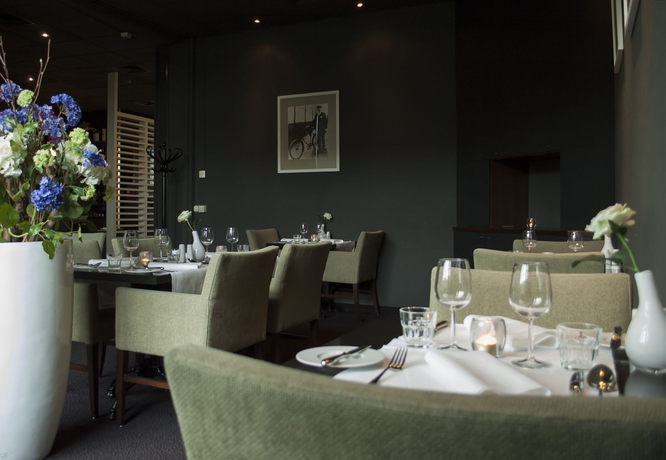 Imagen del bar/restaurante del Hotel Leonardo Breda City Center. Foto 4