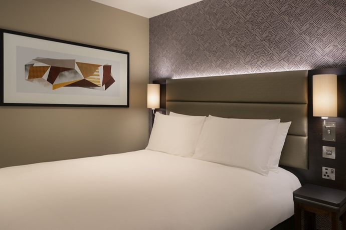 Imagen de la habitación del Hotel Leonardo Chester. Foto 2