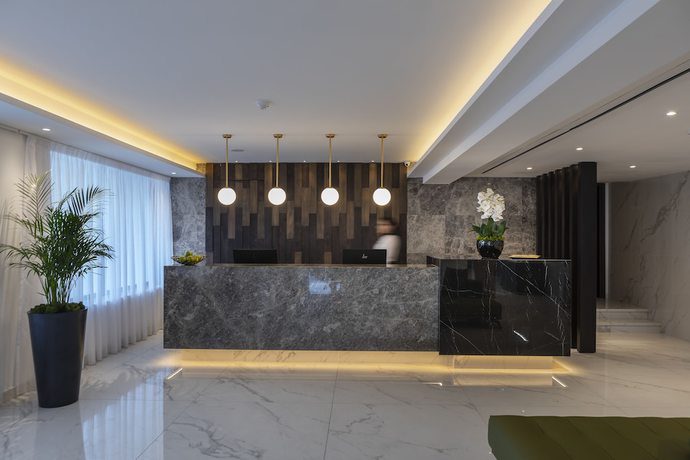 Imagen de los interiores del Hotel Leonardo Crystal Cove and Spa by the sea - Adults Only. Foto 18
