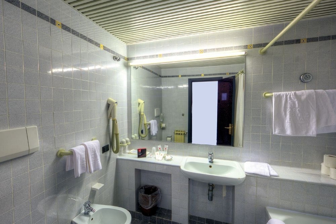 Imagen de la habitación del Hotel Leonardo Da Vinci, Limone sul Garda. Foto 4