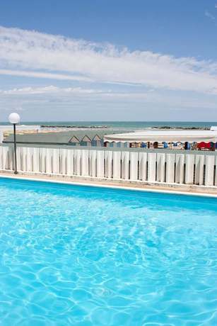 Imagen de la piscina del Hotel Leonardo Da Vinci, Pesaro. Foto 17