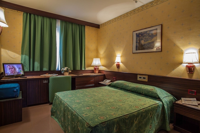 Imagen de la habitación del Hotel Leonardo Da Vinci, Sassari. Foto 2