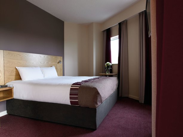 Imagen de la habitación del Hotel Leonardo Derby. Foto 7