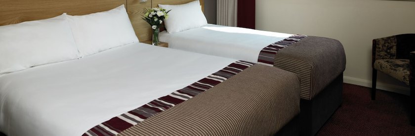 Imagen de la habitación del Hotel Leonardo Derby. Foto 9