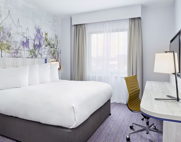 Imagen de la habitación del Hotel Leonardo Exeter. Foto 4