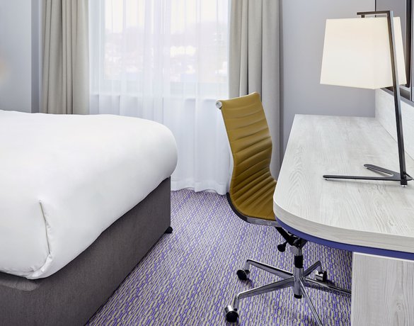 Imagen de la habitación del Hotel Leonardo Exeter. Foto 7