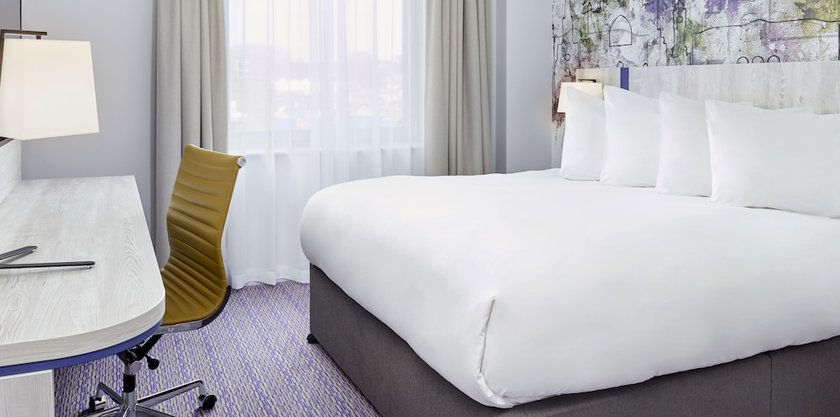 Imagen de la habitación del Hotel Leonardo Exeter. Foto 11