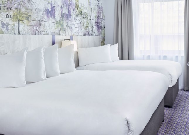 Imagen de la habitación del Hotel Leonardo Exeter. Foto 12