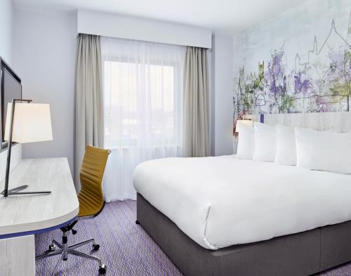 Imagen de la habitación del Hotel Leonardo Exeter. Foto 14