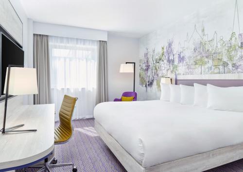 Imagen de la habitación del Hotel Leonardo Exeter. Foto 17