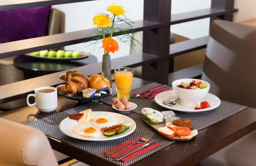 Imagen del bar/restaurante del Hotel Leonardo Frankfurt City Center. Foto 10